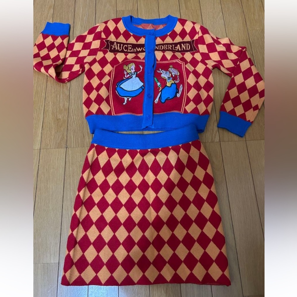 AUCE IN WONDBRLAND embroidered diamond pattern knit Cardigan and Skirt Set